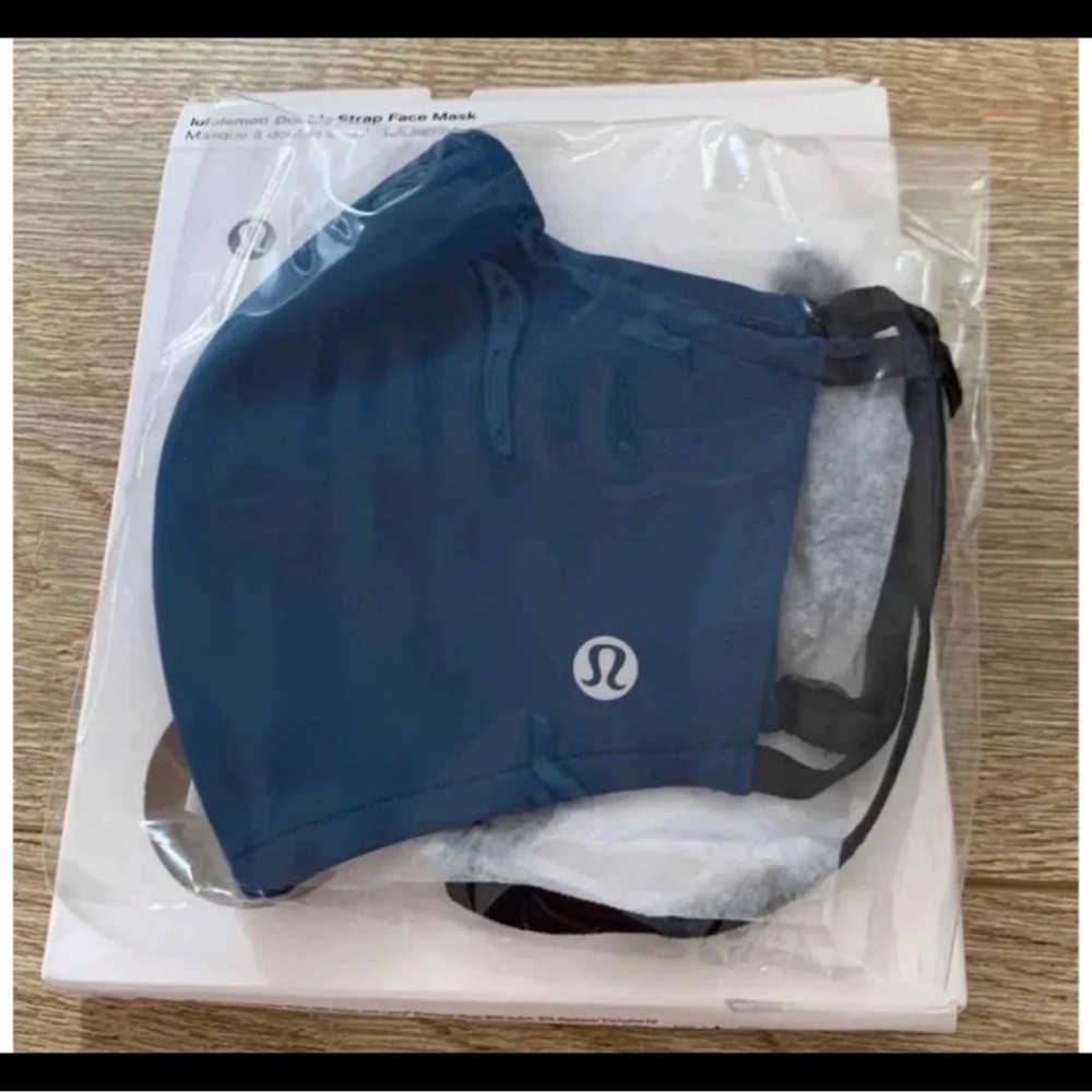 NWT Lululemon Mask - Poseidon